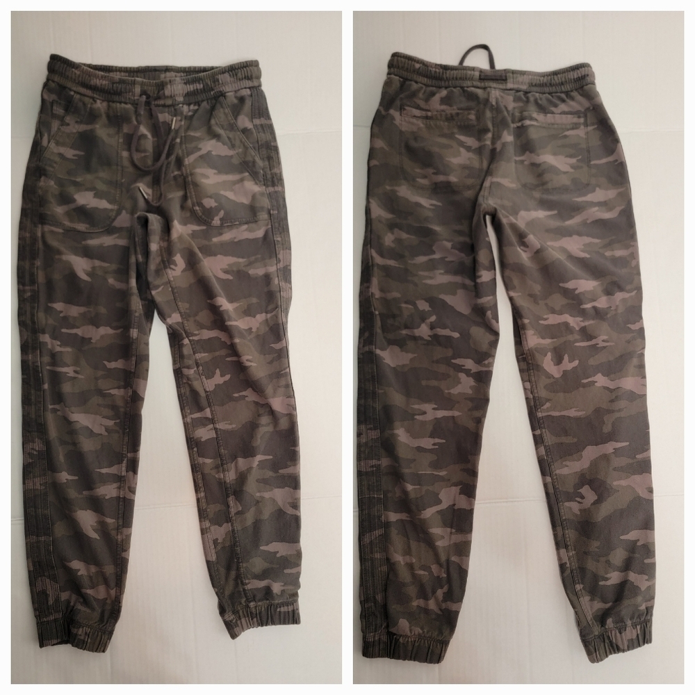 Athleta Camo Farallon Joggers Sz 4 Pull On Drawstring Pockets Gorpcore